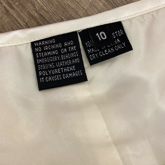 Beautiful top for a night party with sequin - Picture 2 of 12